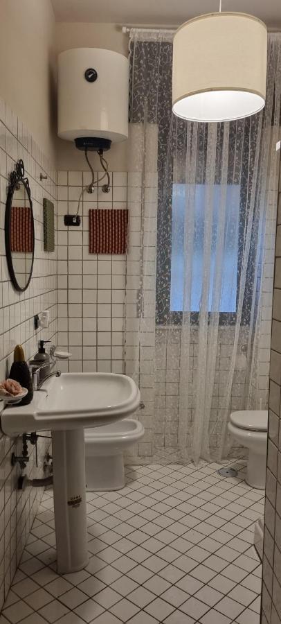 カゼルタVia Battisti 109アパートメント エクステリア 写真